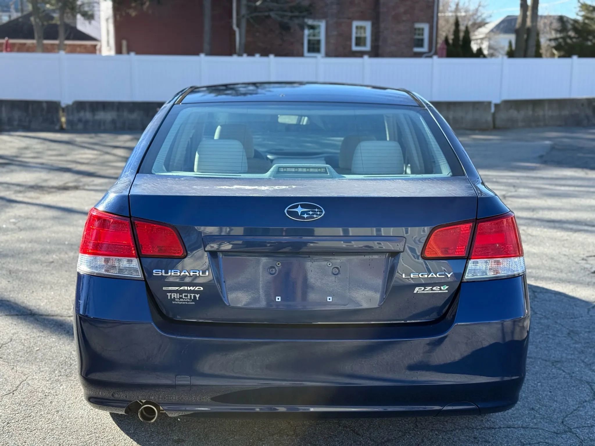 Used 2010 Subaru Legacy 2.5i Premium image 7