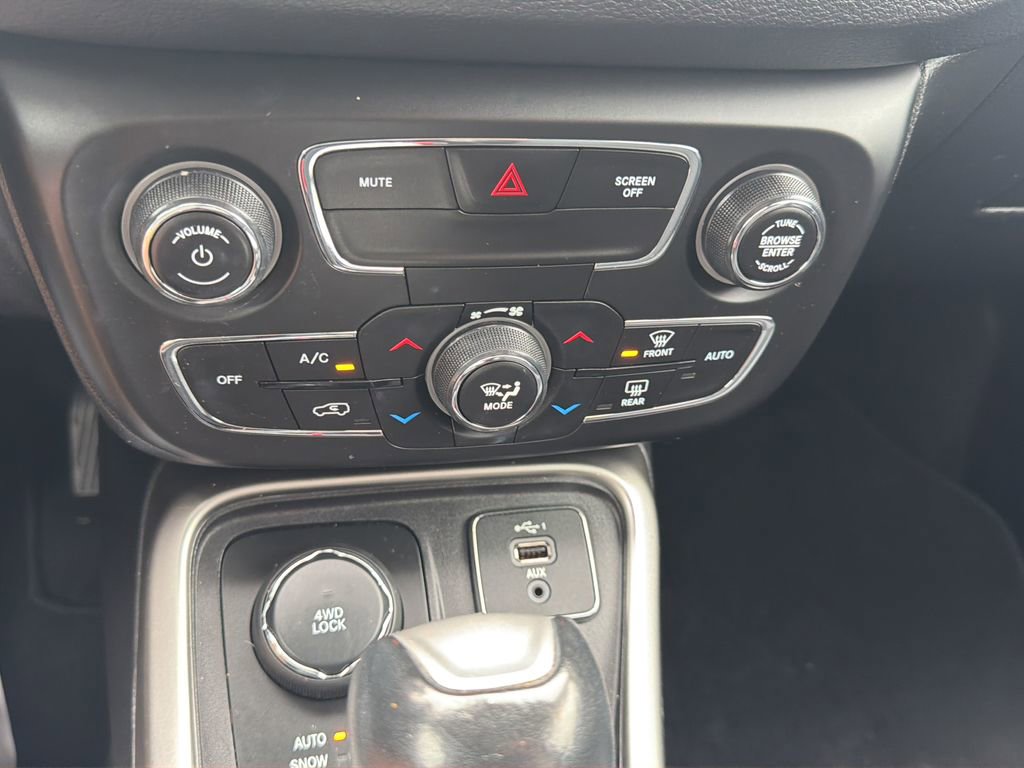 Used 2019 Jeep Compass Latitude image 26
