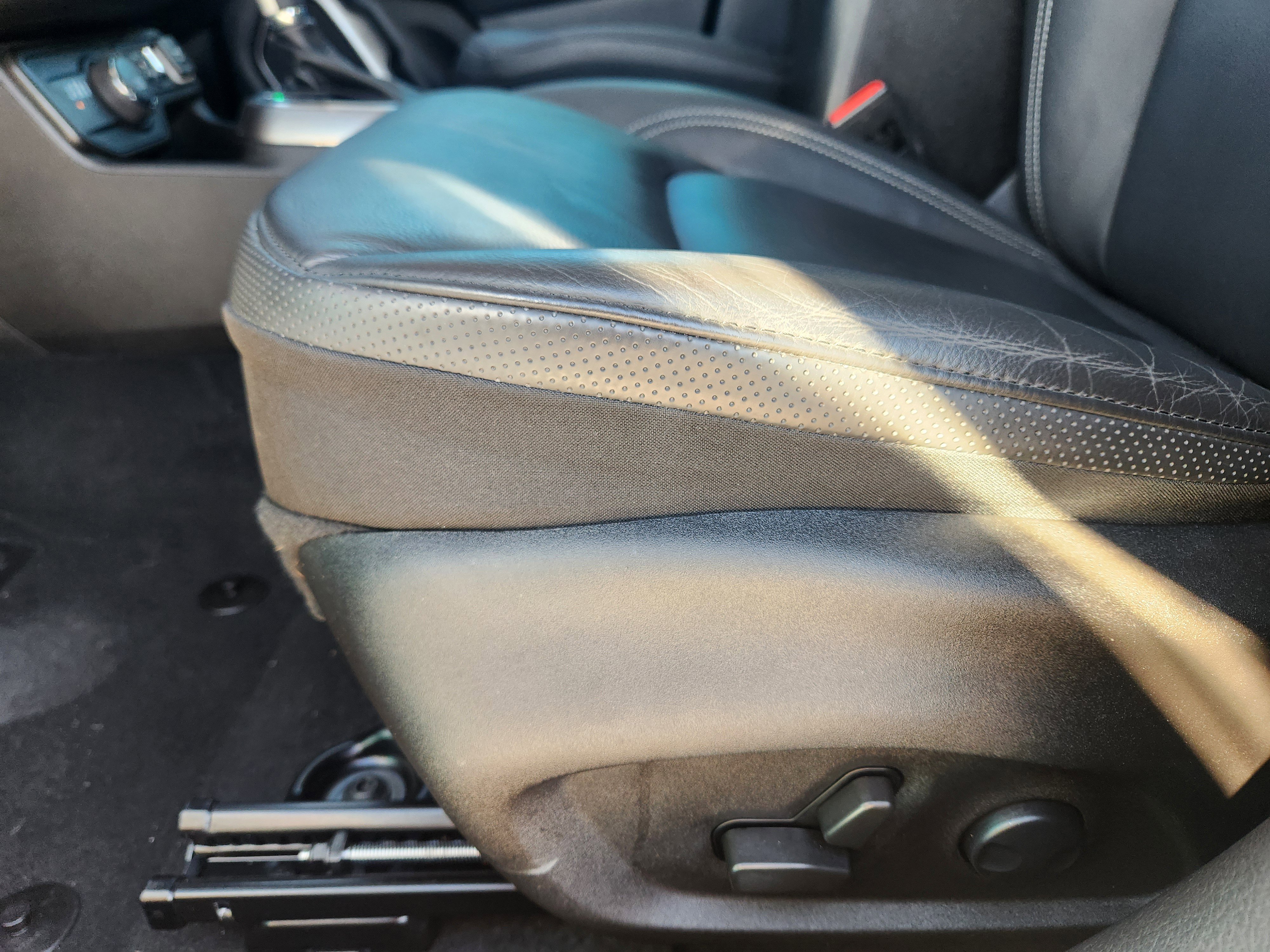 Used 2022 Jeep Renegade Limited image 25