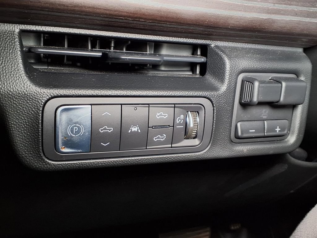 Certified 2026 GMC Sierra EV Denali AWD/4WD image 12