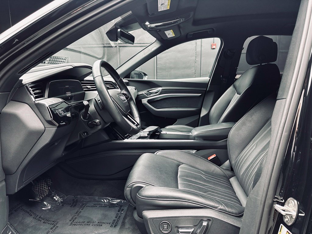 Used 2022 Audi e-tron Chronos AWD/4WD image 17