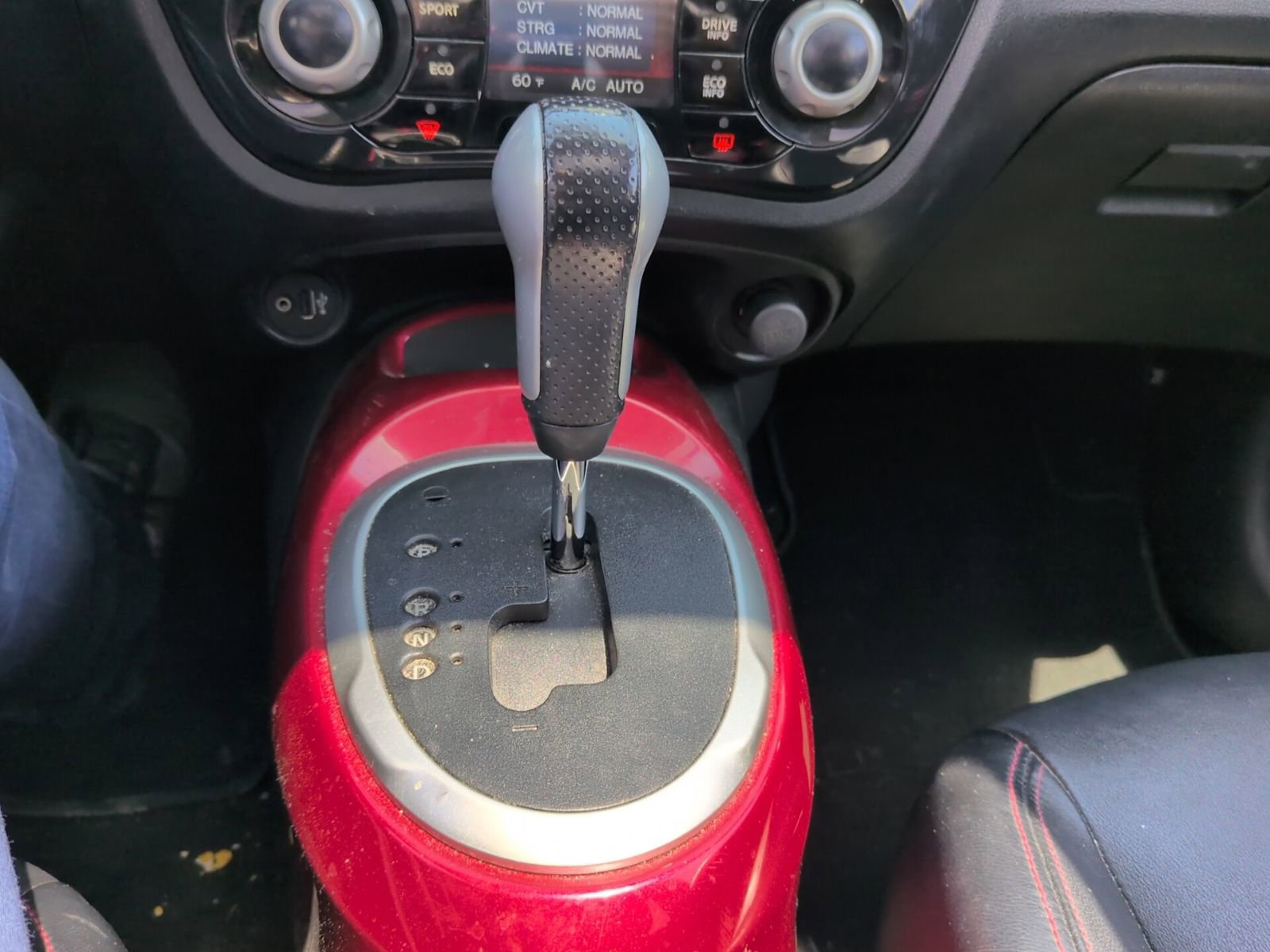 Used 2013 Nissan Juke SL AWD/4WD image 26