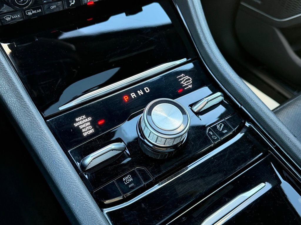 Used 2024 Jeep Grand Cherokee L Overland w/ Trailer Tow Package image 4