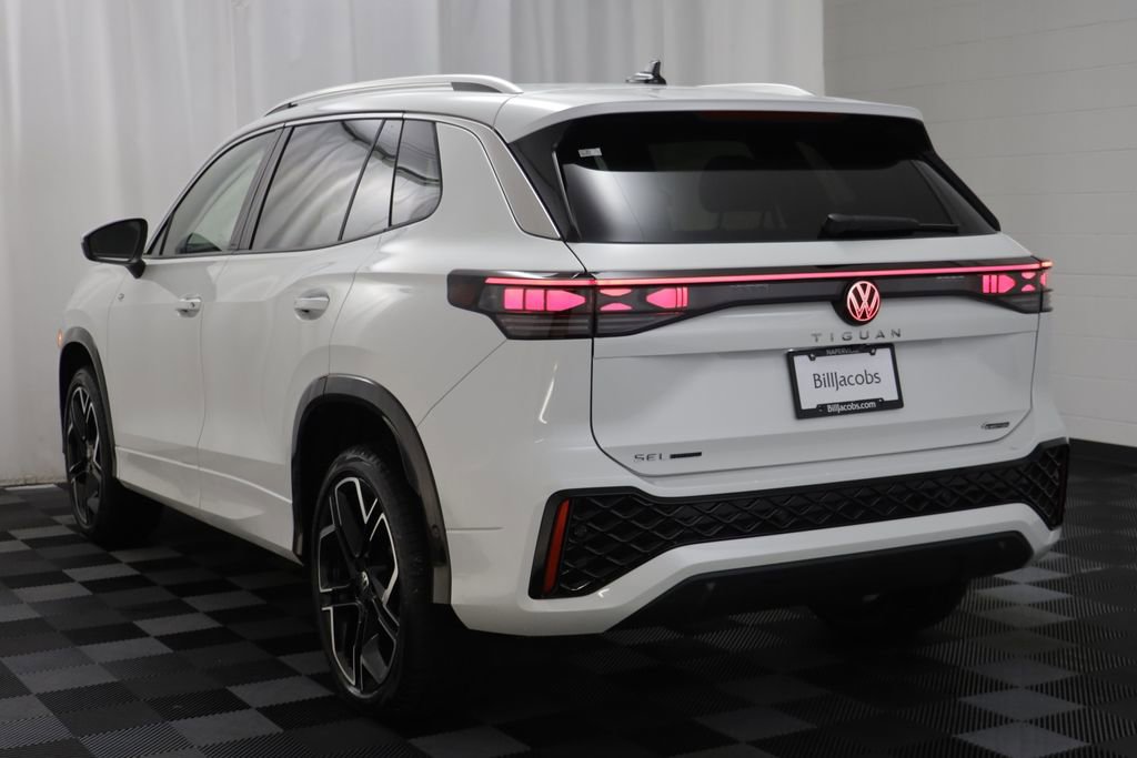 New 2026 Volkswagen Tiguan SEL R-Line AWD/4WD image 16