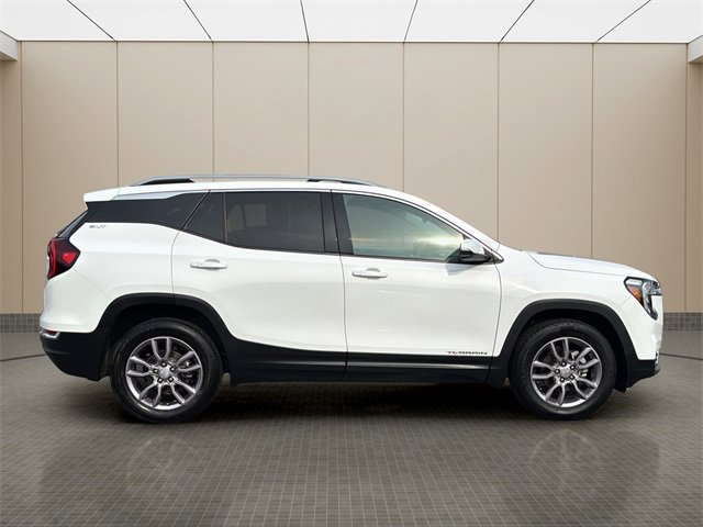 Used 2023 GMC Terrain SLT image 6