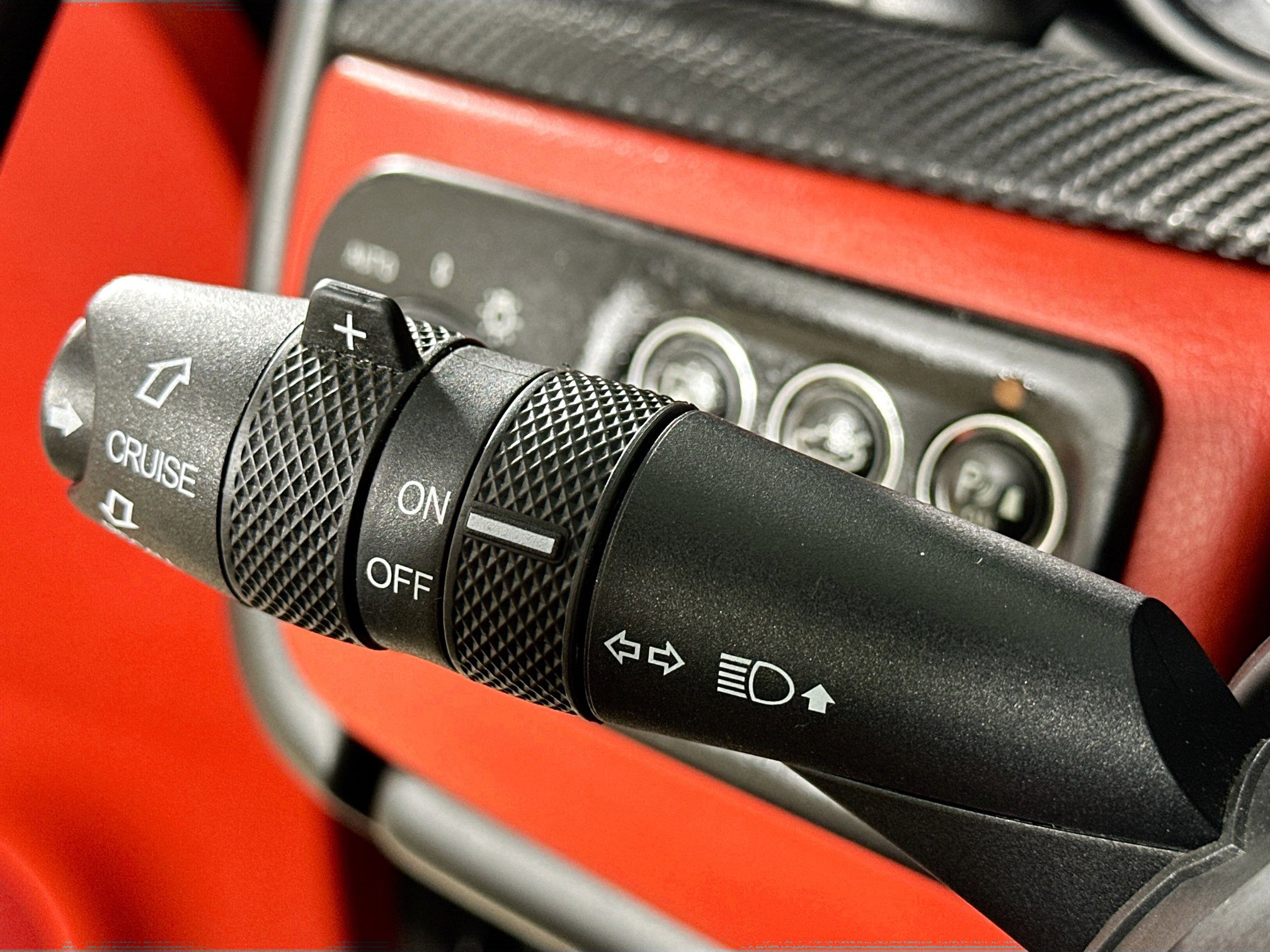 Used 2015 Maserati GranTurismo Sport RWD image 19