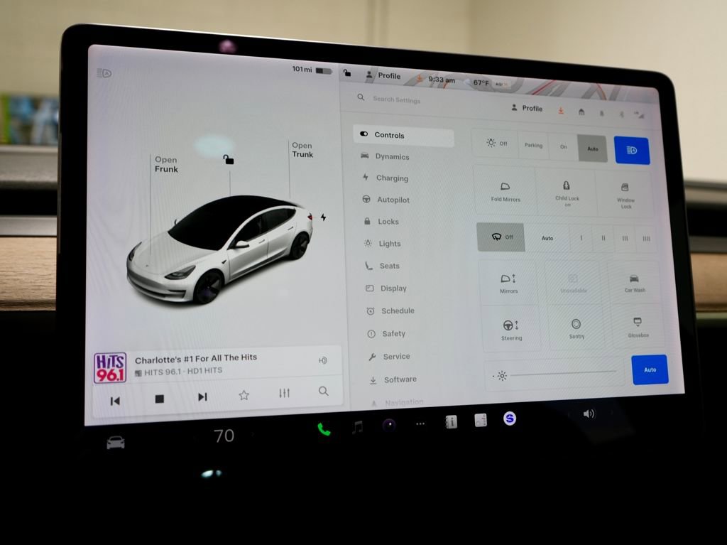 Used 2021 Tesla Model 3 Standard Range Plus image 17