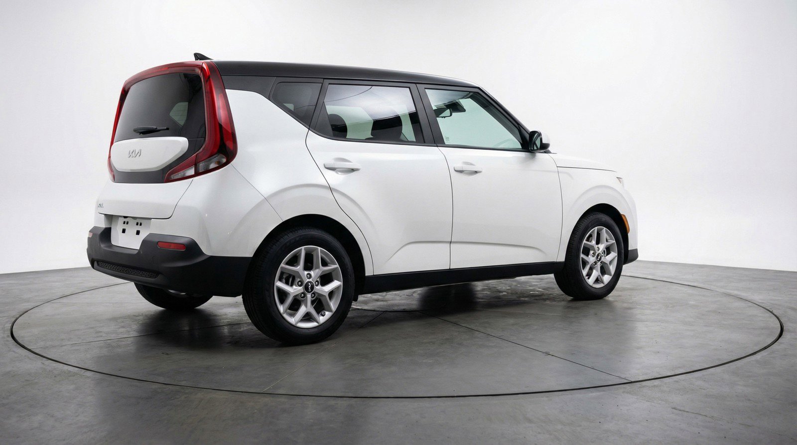 Used 2025 Kia Soul LX w/ LX Technology Package FWD image 9