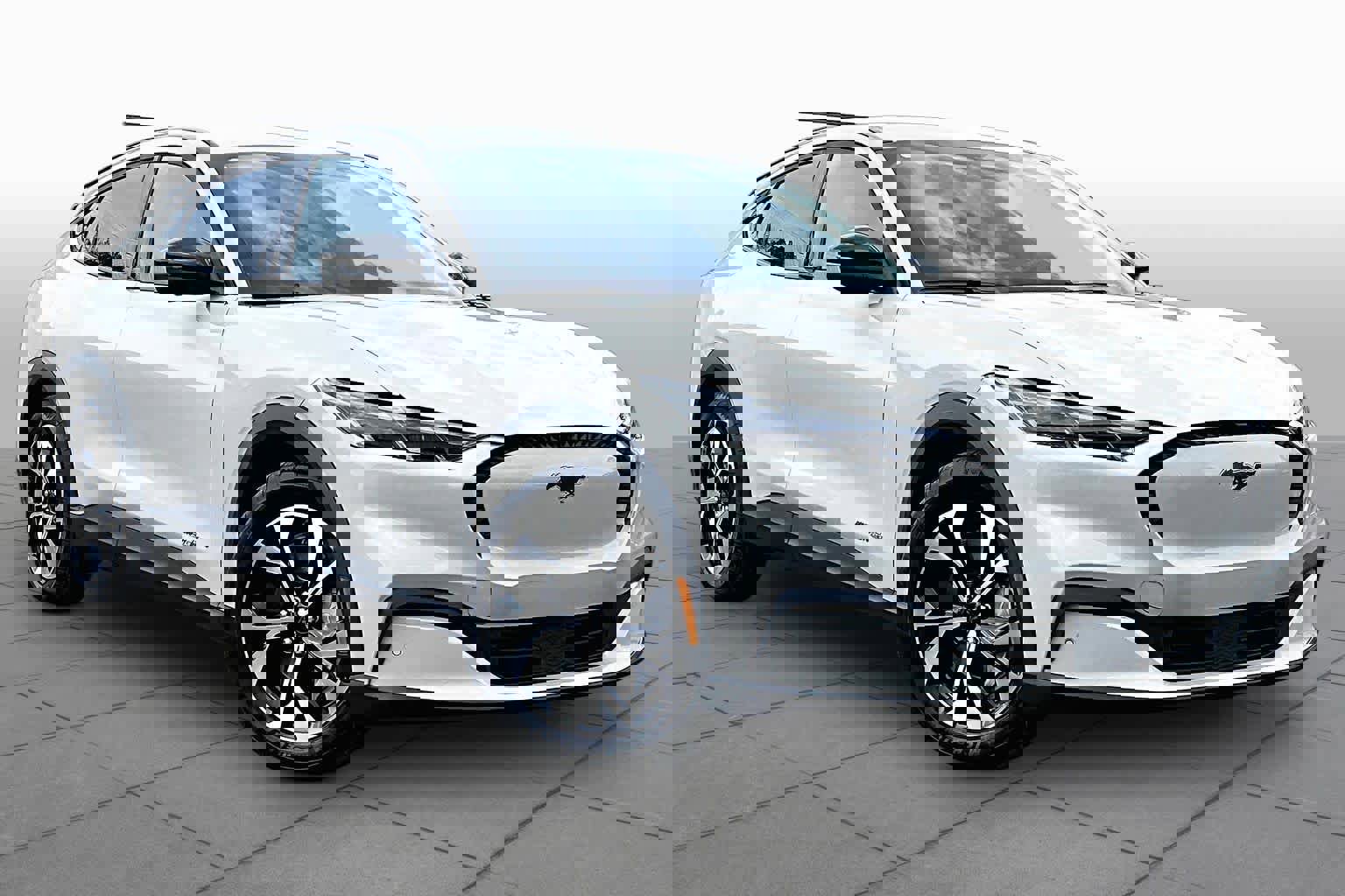 Used 2025 Ford Mustang Mach-E Select w/ Comfort Package Lite image 4