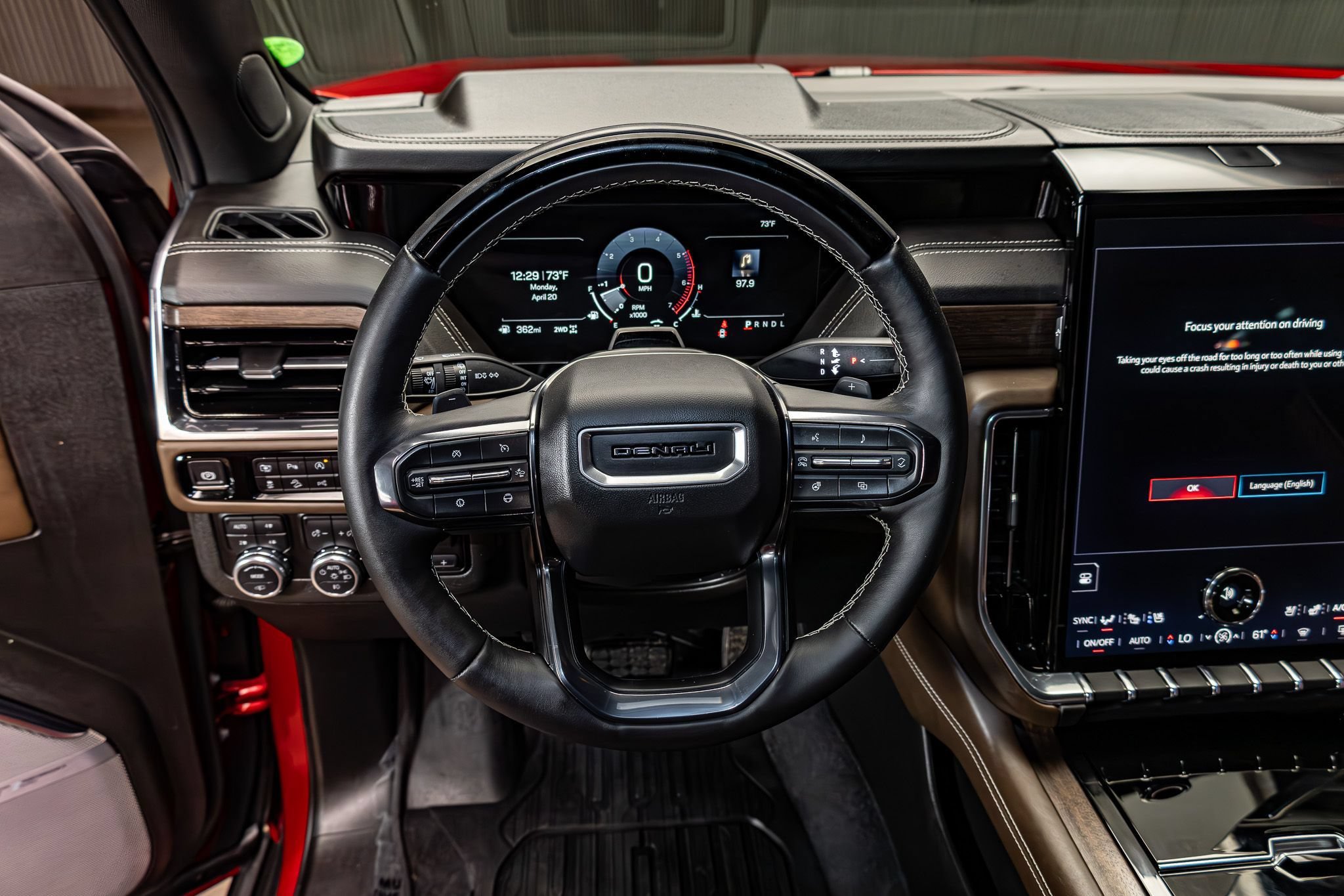 Used 2025 GMC Yukon Denali Ultimate AWD/4WD image 16