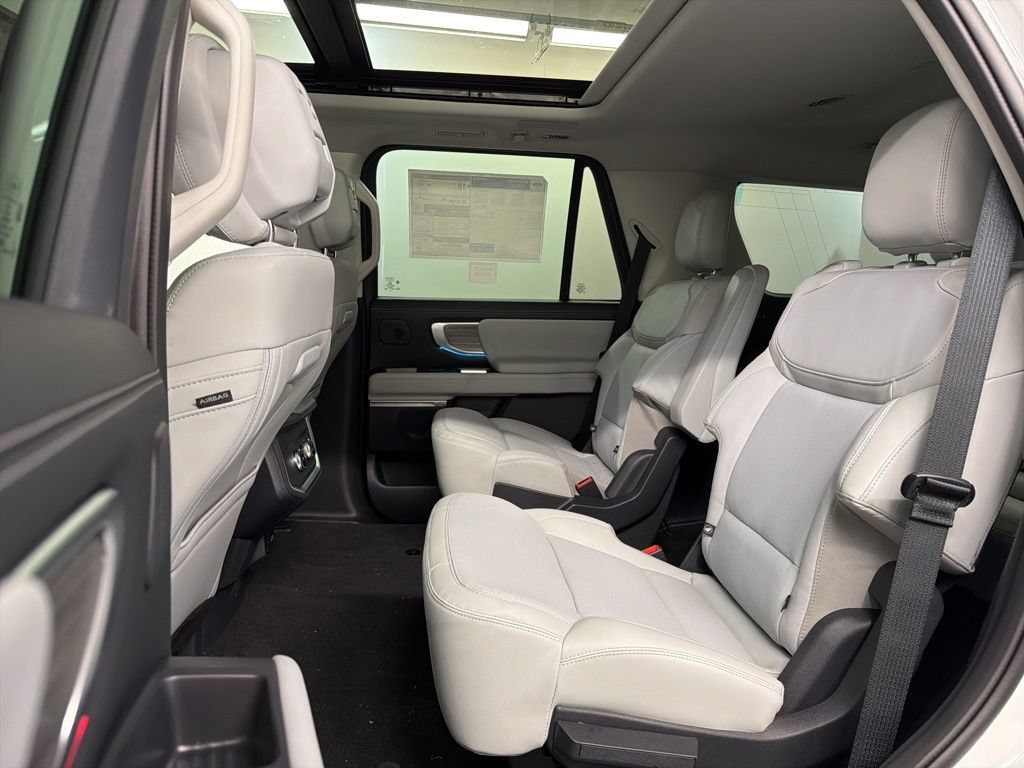New 2026 Ford Expedition Platinum w/ Driver's Package AWD/4WD image 36