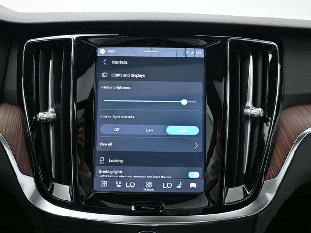 Used 2025 Volvo S60 B5 Plus image 16