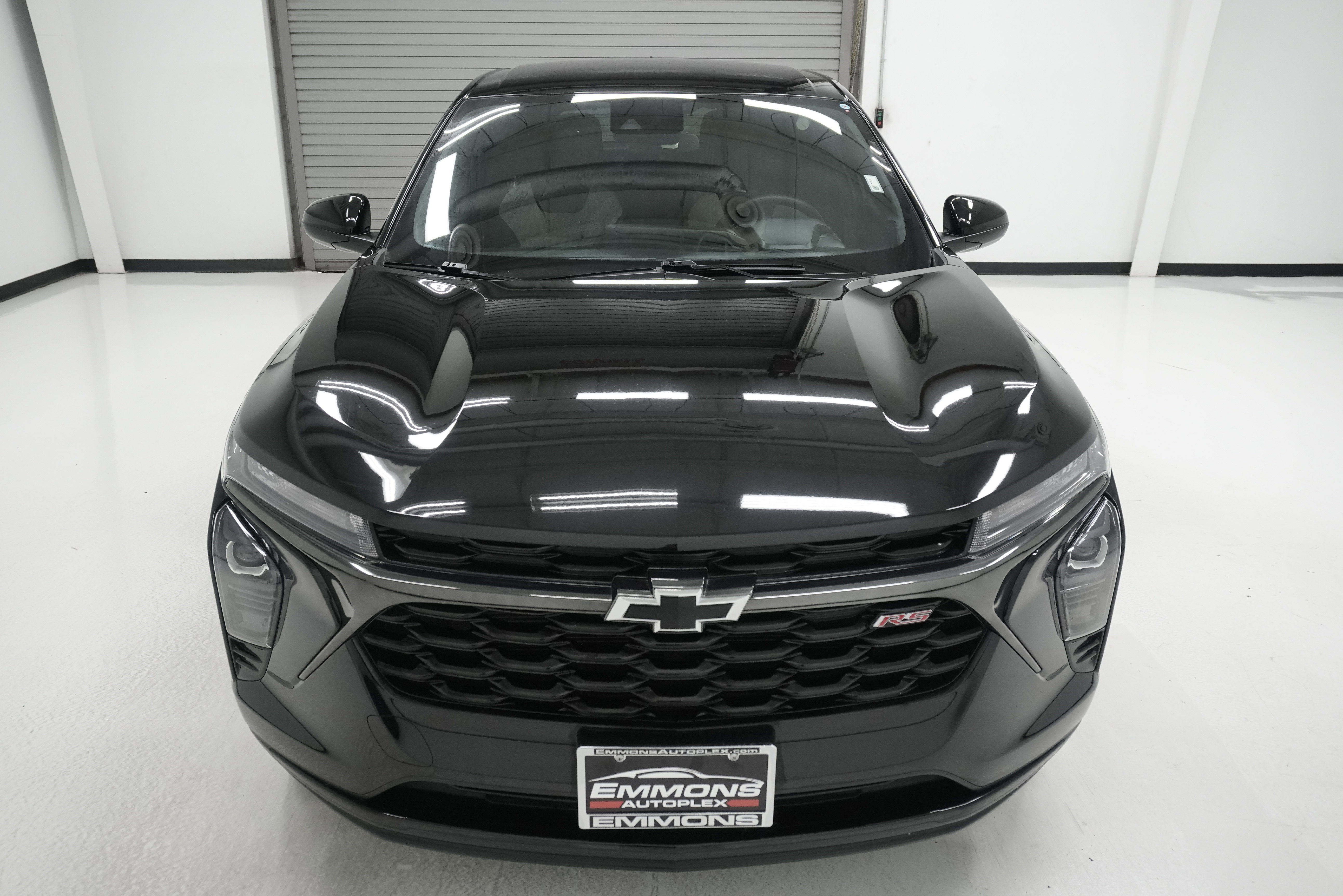 Used 2024 Chevrolet Trax RS w/ Driver Confidence Package FWD image 2