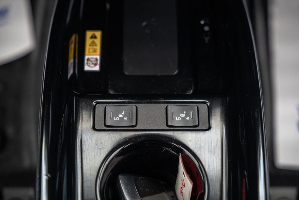 Certified 2021 Toyota Prius FWD image 28