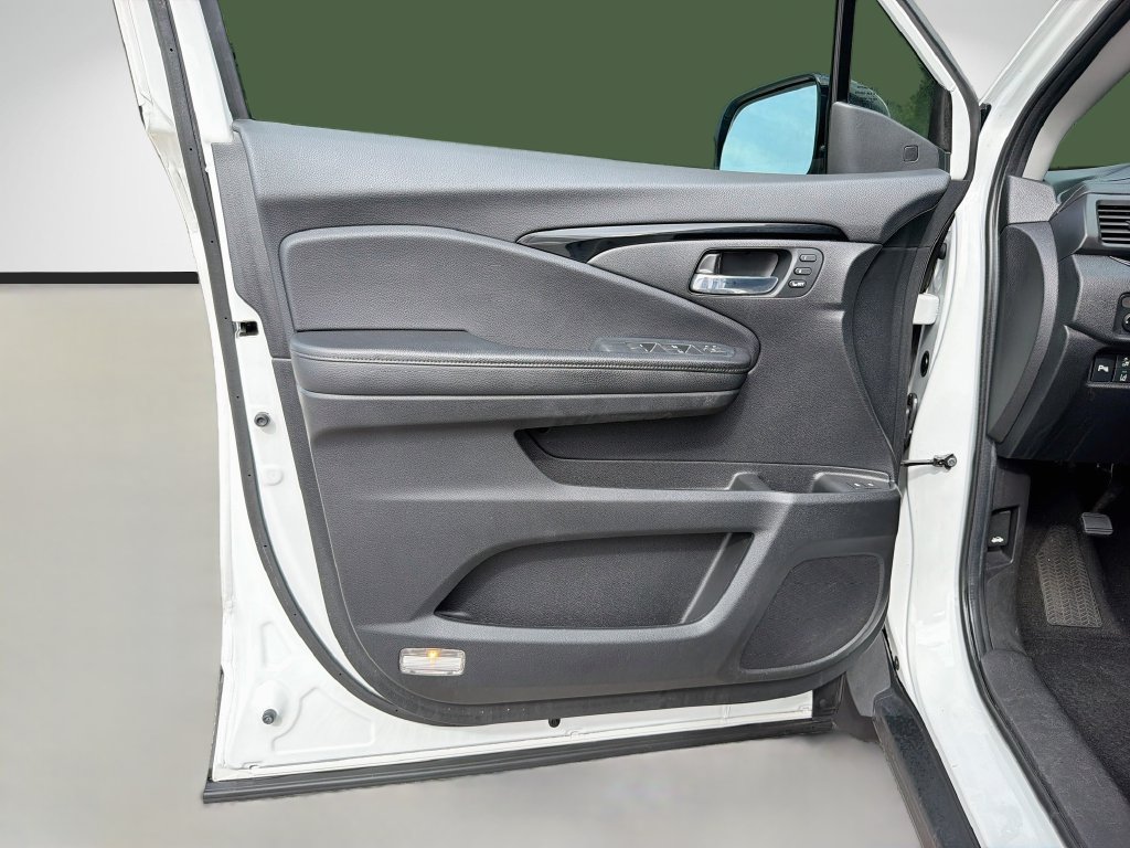 Used 2021 Honda Pilot Touring image 23