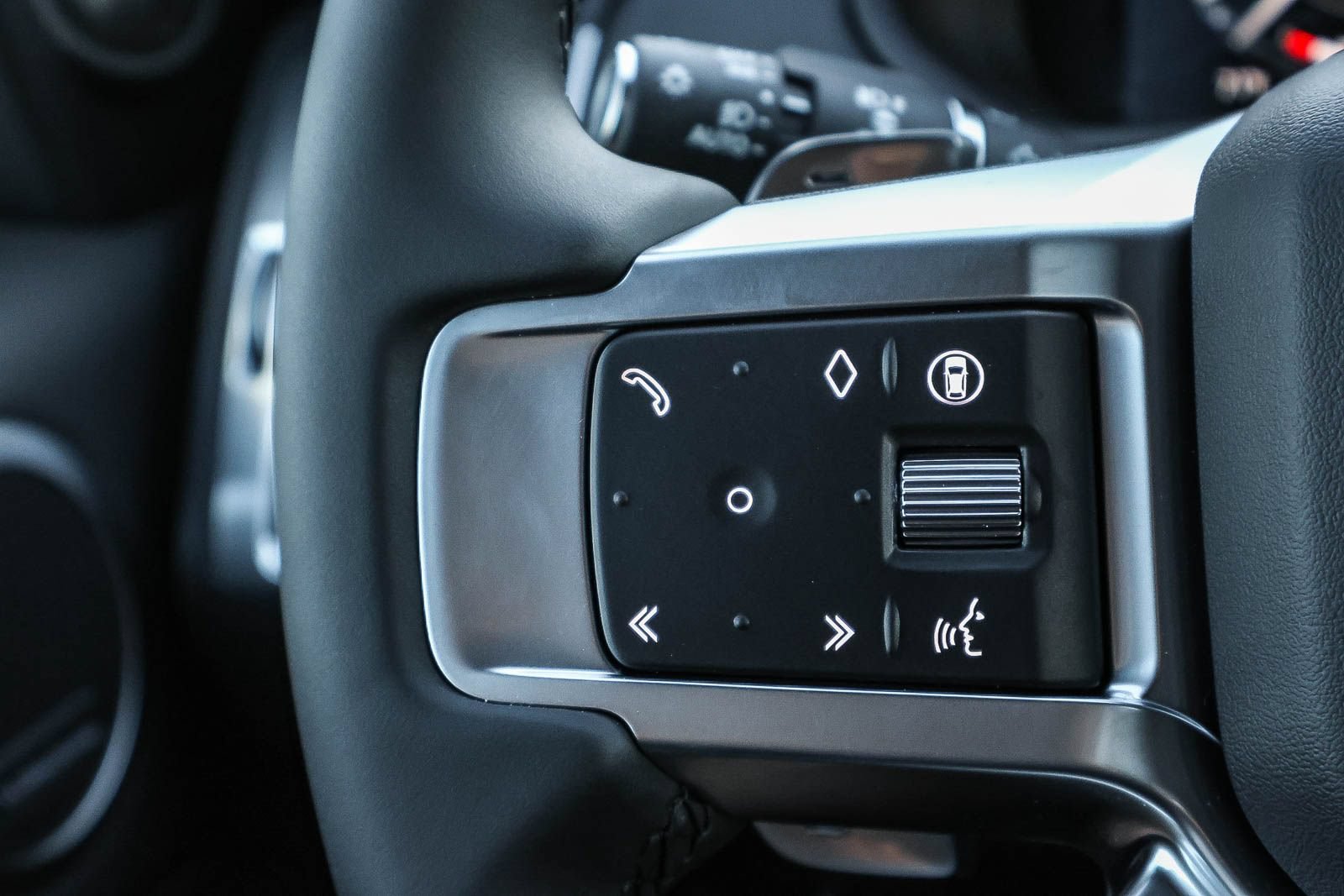 New 2026 Land Rover Discovery Dynamic SE AWD/4WD image 35