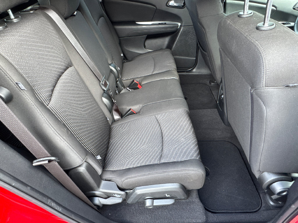 Used 2019 Dodge Journey SE w/ Connectivity Group FWD image 16