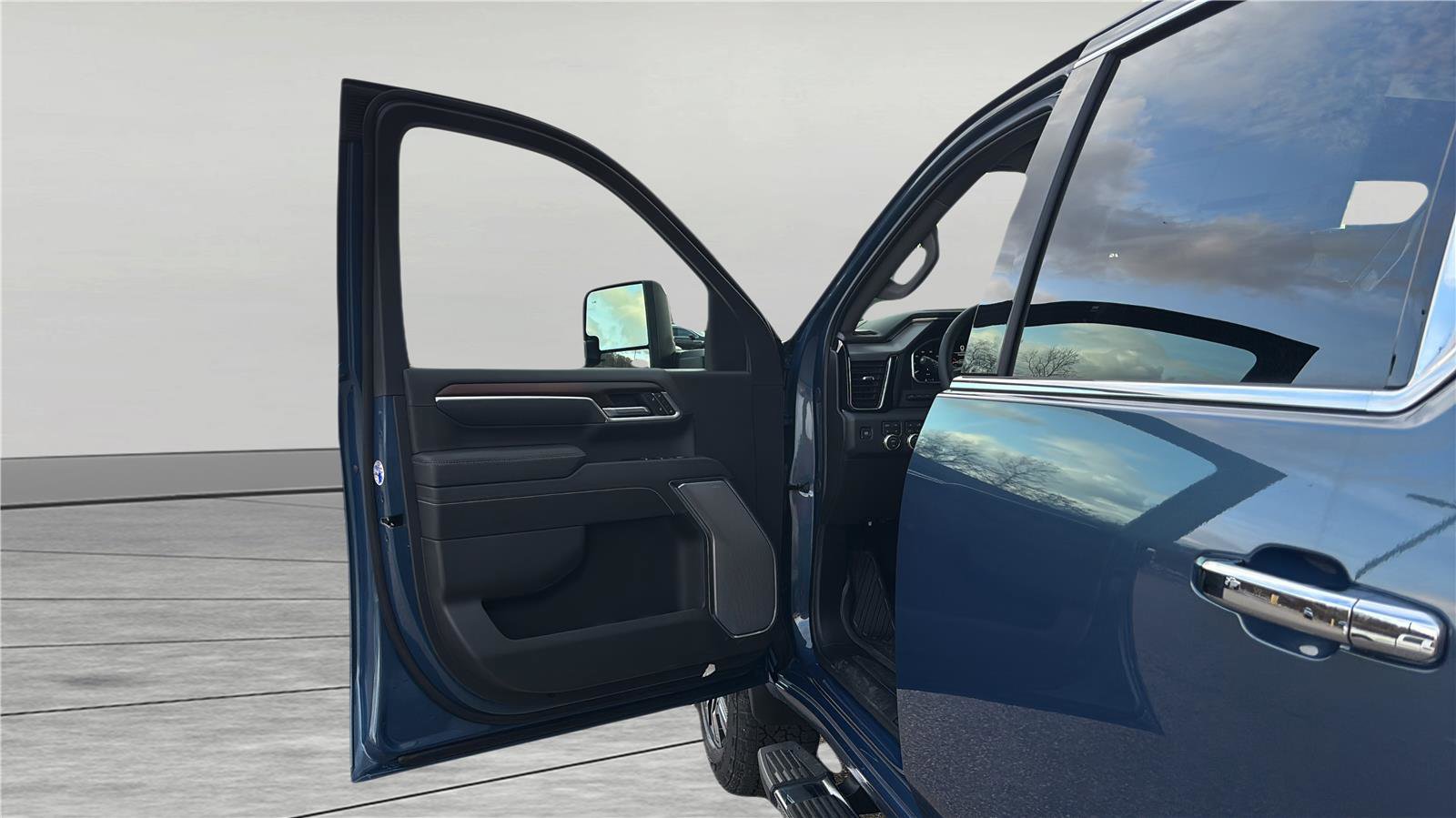 New 2026 GMC Sierra 2500 Denali w/ Denali Reserve Package image 14