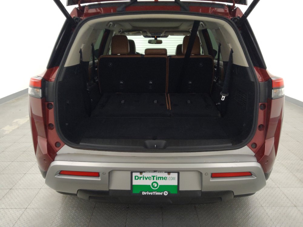 Used 2022 Nissan Pathfinder Platinum w/ Cargo Package FWD image 29