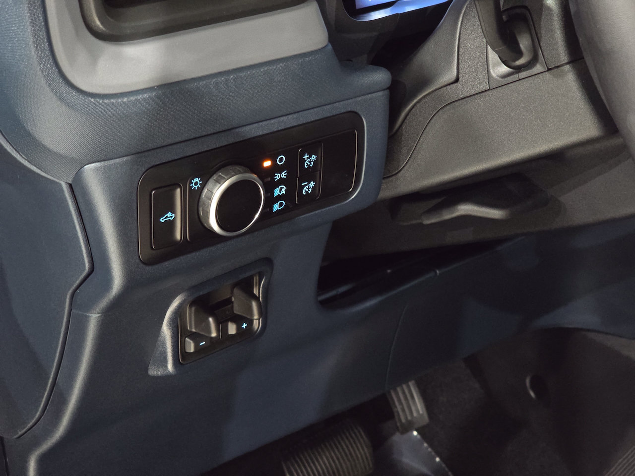New 2025 Ford Maverick Lariat w/ Black Appearance Package AWD/4WD image 19