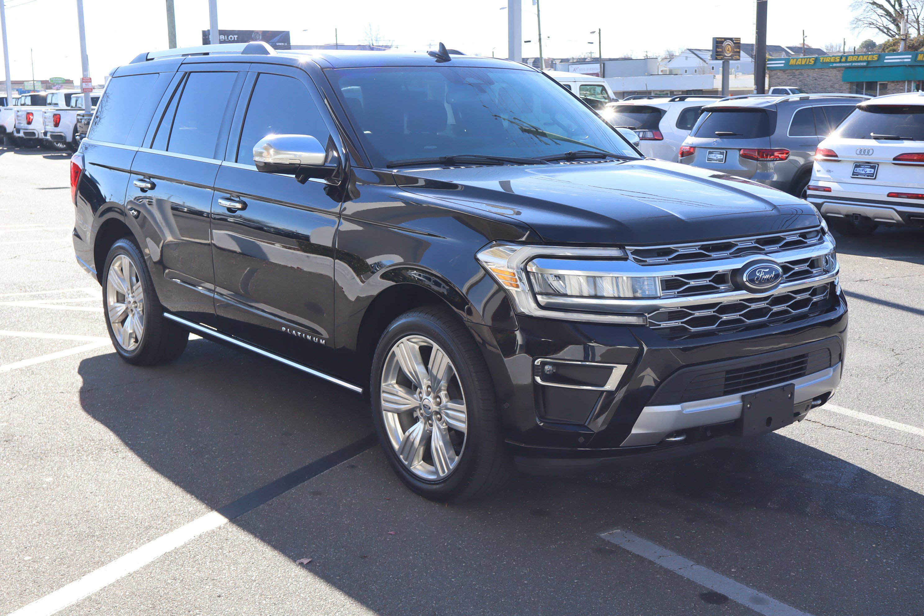 Used 2024 Ford Expedition Platinum video 2