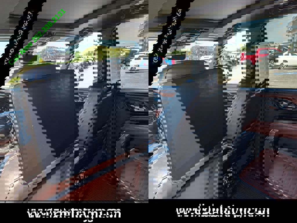 Used 2024 GMC Yukon XL Denali Ultimate image 11