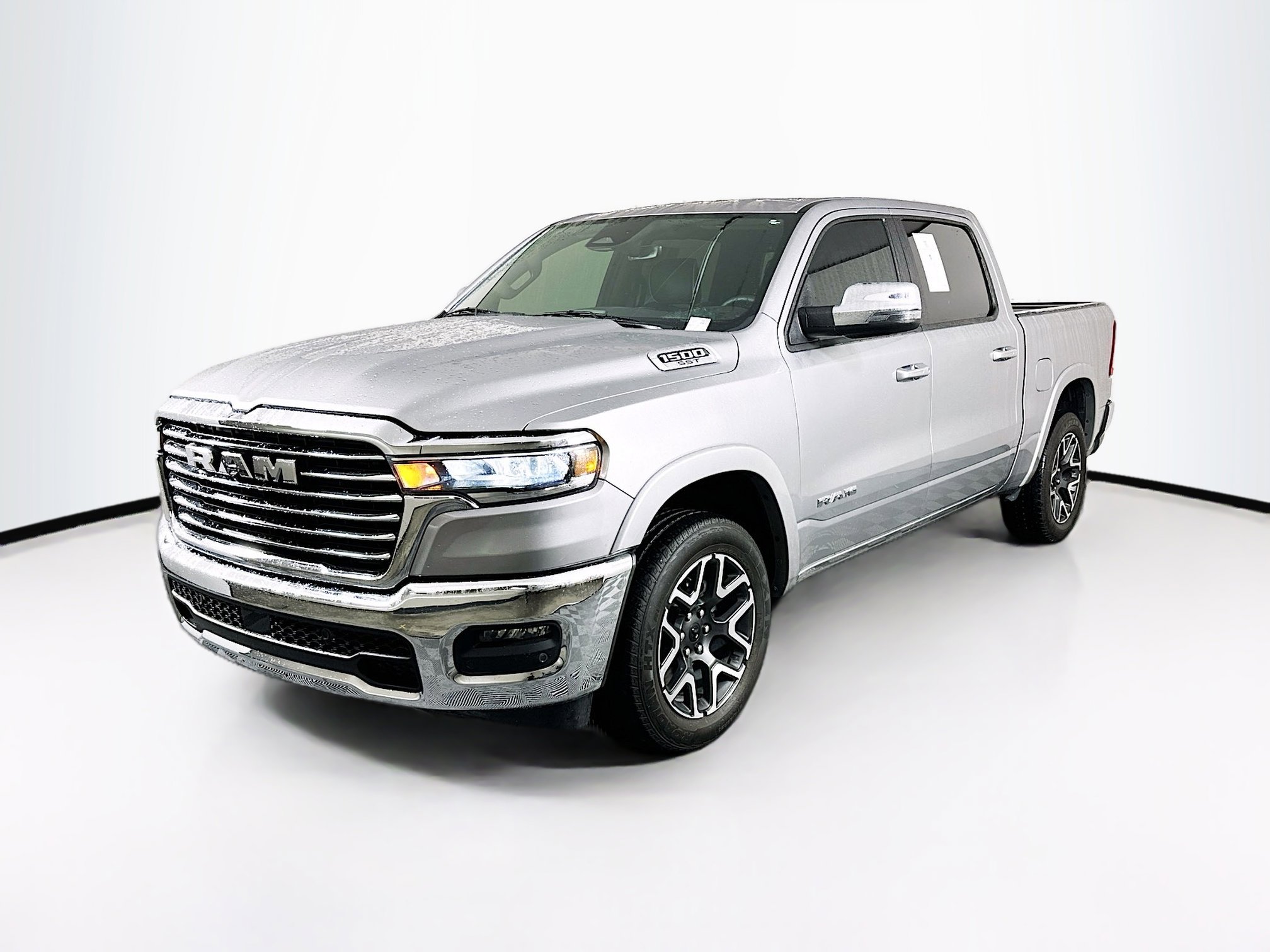 Used 2025 RAM 1500 Laramie image 3