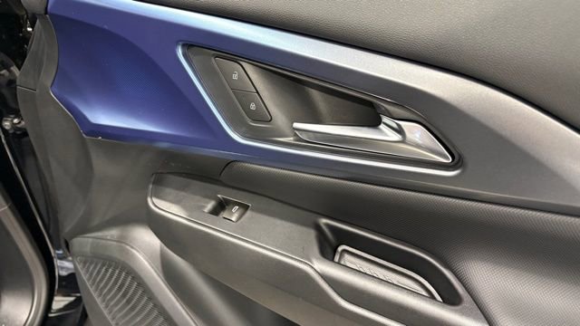 New 2026 Chevrolet Equinox EV LT AWD/4WD image 23