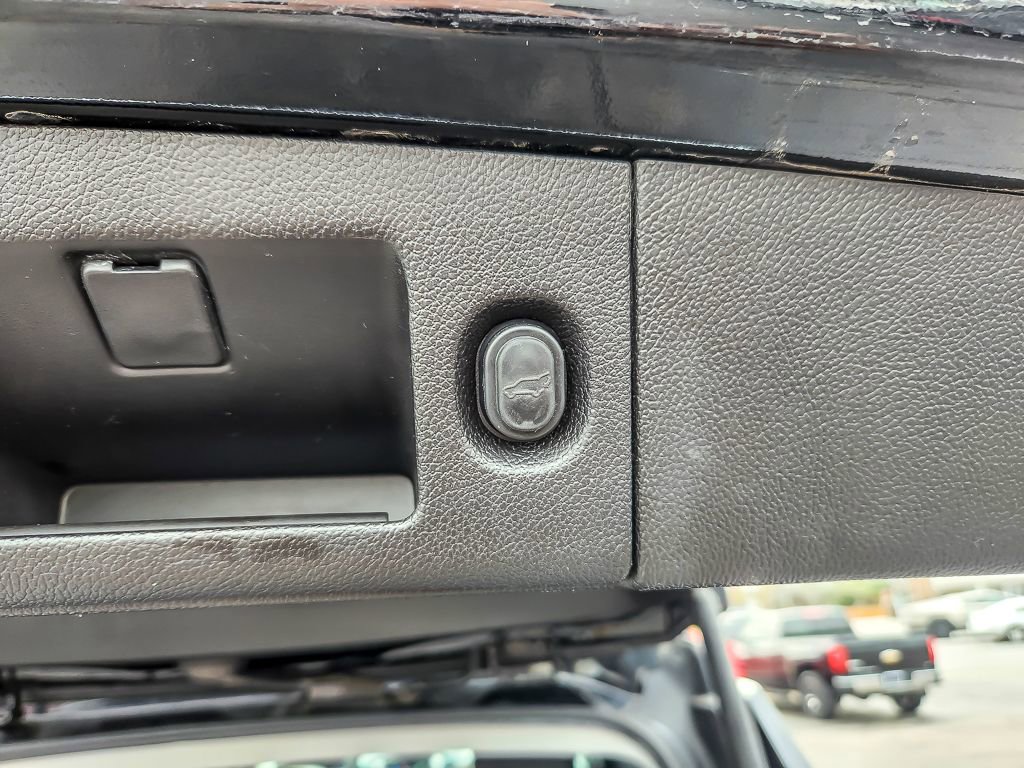 Used 2016 GMC Yukon Denali w/ Open Road Package image 21