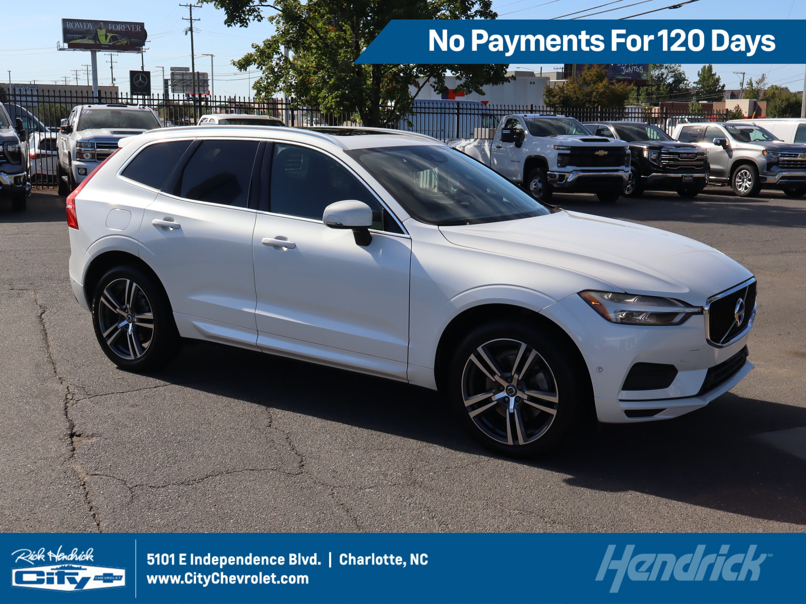Used 2018 Volvo XC60 T6 Momentum w/ Vision Package AWD/4WD image 1