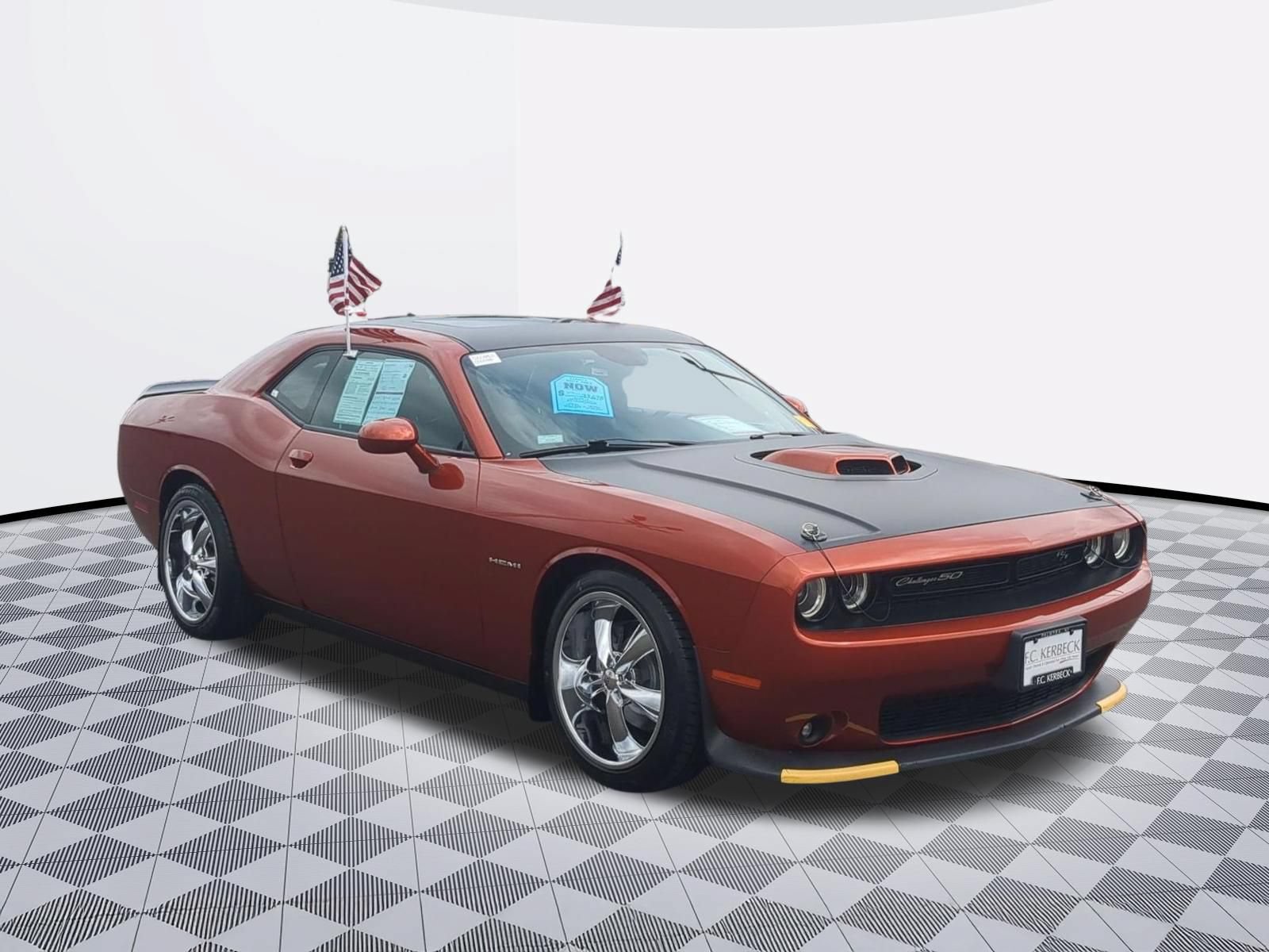 Used 2020 Dodge Challenger R/T RWD image 2