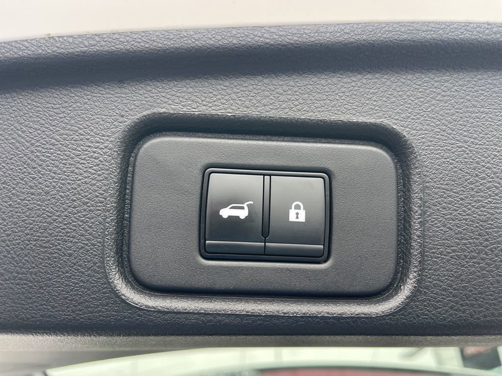 Used 2024 Nissan Pathfinder Platinum w/ Black Appearance Package image 35