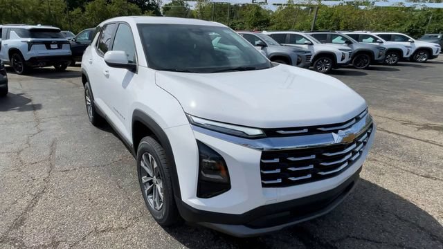 New 2027 Chevrolet Equinox LT w/ LPO, Floor Liner Package FWD image 4