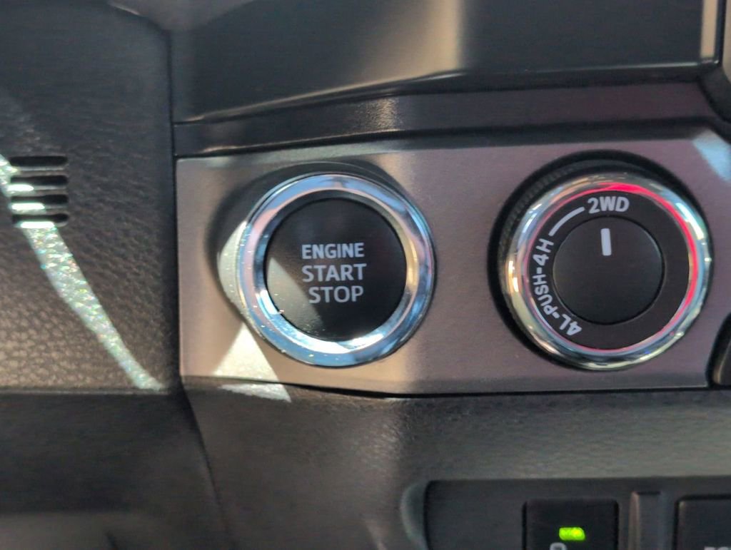 Used 2020 Toyota Tacoma TRD Off-Road w/ Technology Package AWD/4WD image 17