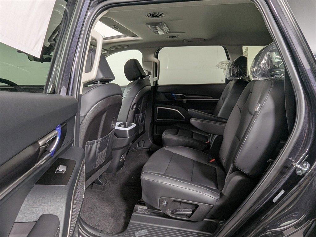 New 2025 Kia Telluride S image 24