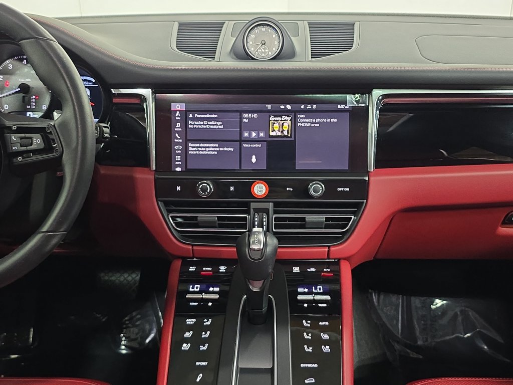 Certified 2026 Porsche Macan S AWD/4WD image 16