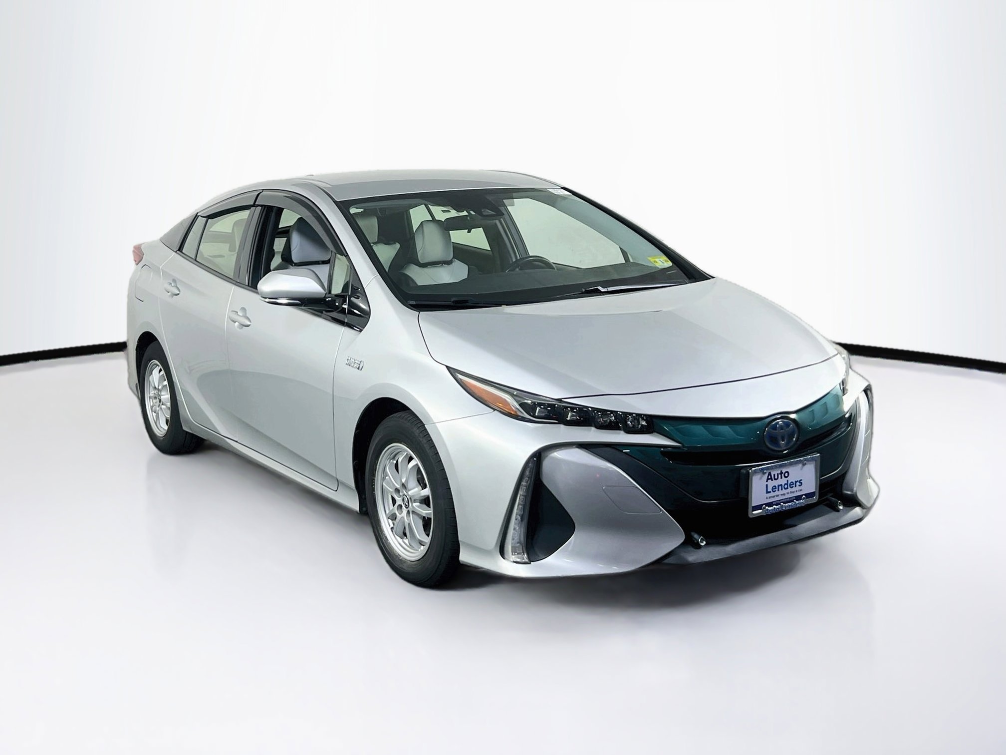 Used 2018 Toyota Prius Prime Premium FWD image 3