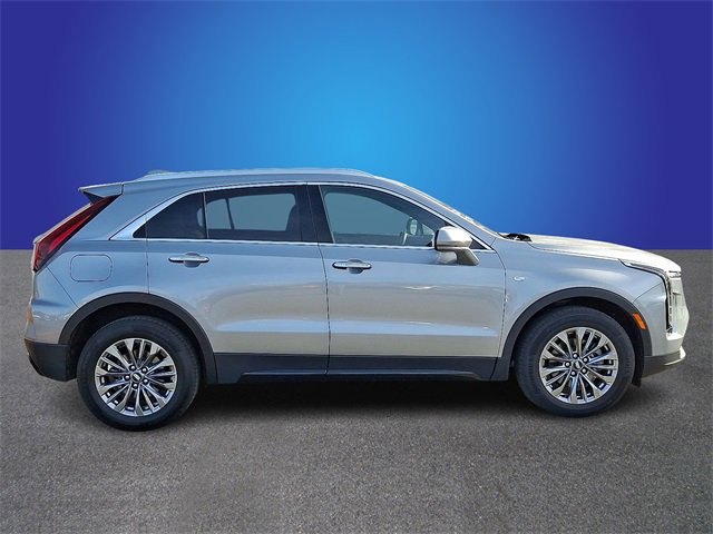 Used 2024 Cadillac XT4 Premium Luxury image 4