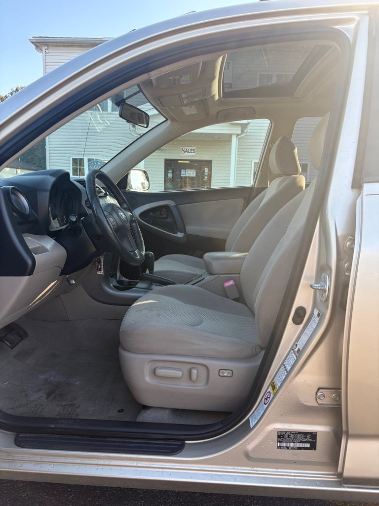Used 2008 Toyota RAV4 Limited AWD/4WD image 9