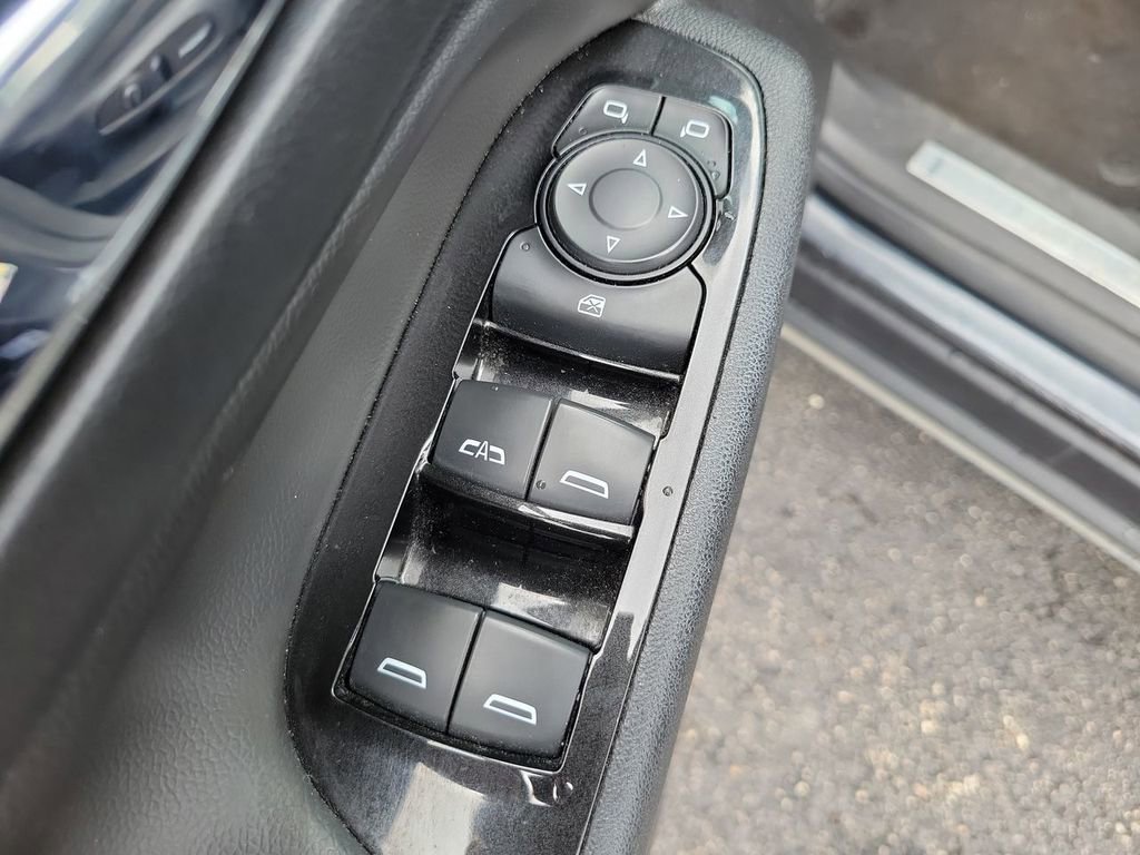 Used 2022 Chevrolet Equinox Premier FWD image 22