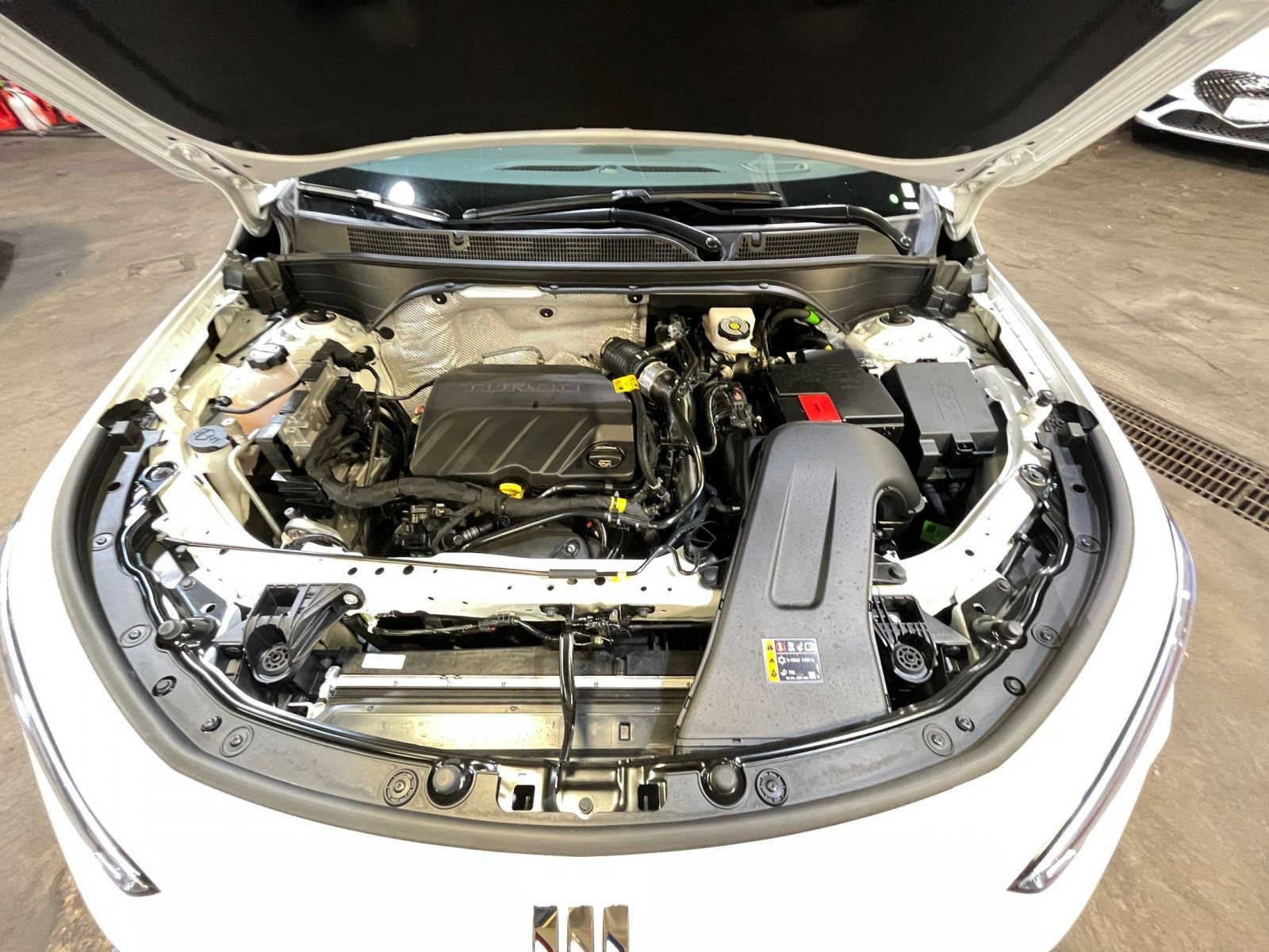 Used 2025 Buick Envista Sport Touring image 31