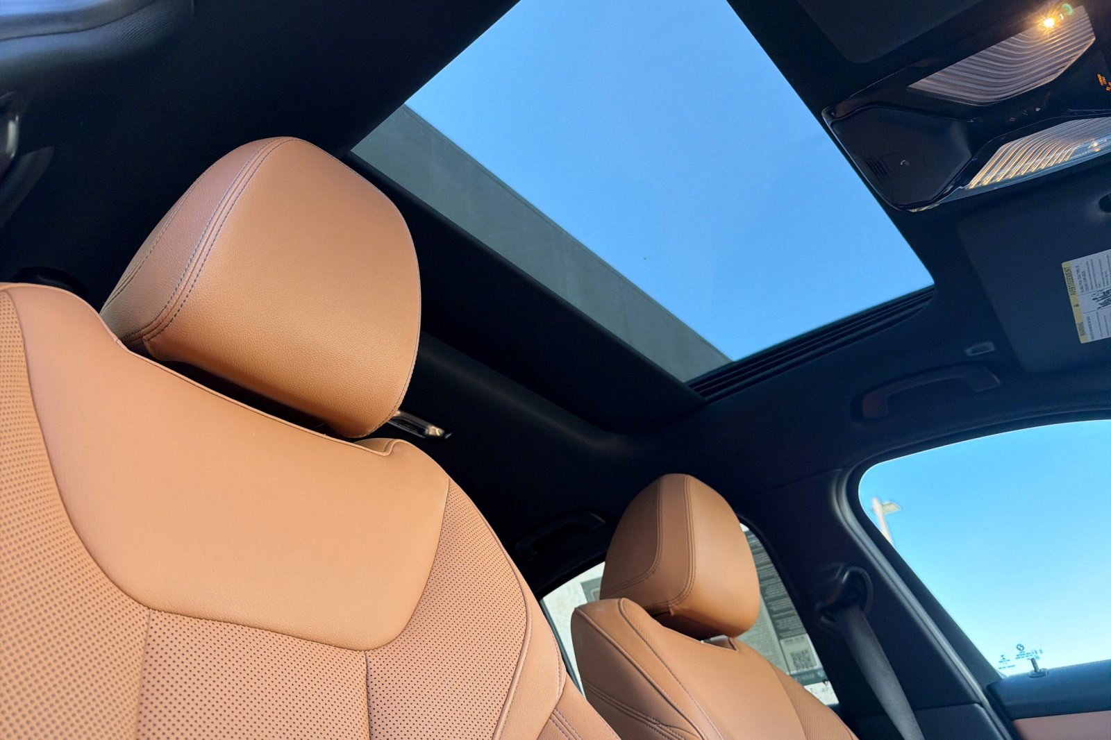 Certified 2022 BMW 330e 330e w/ Convenience Package image 20