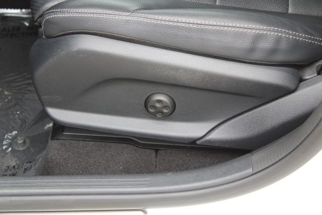 Used 2022 Mercedes-Benz GLC 300 4MATIC Coupe image 40