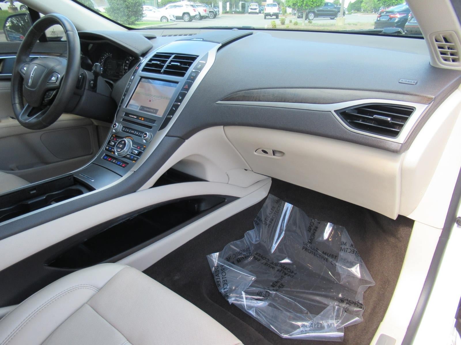 Used 2020 Lincoln MKZ Reserve w/ Monochromatic Package AWD/4WD image 11