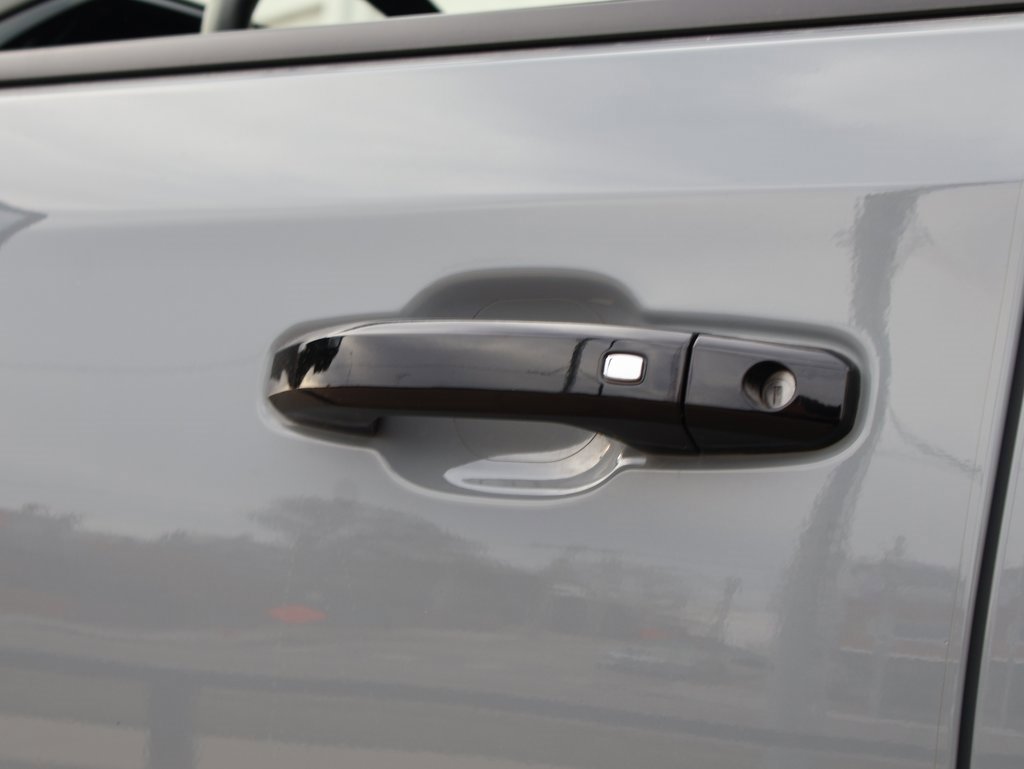 Used 2024 Chevrolet Silverado 1500 ZR2 w/ Technology Package image 24