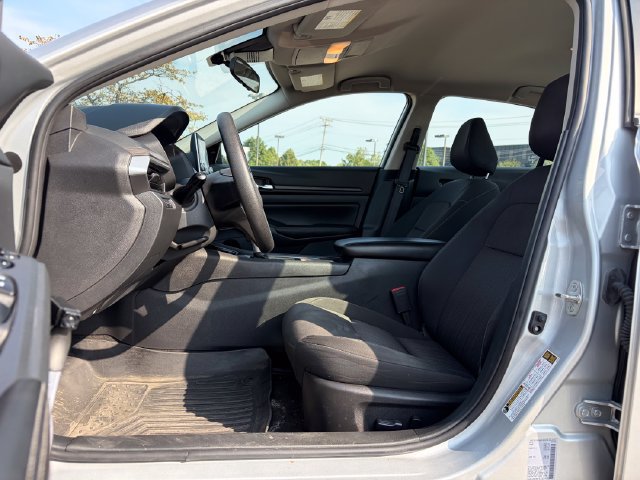 Used 2024 Nissan Altima 2.5 SV AWD/4WD image 9