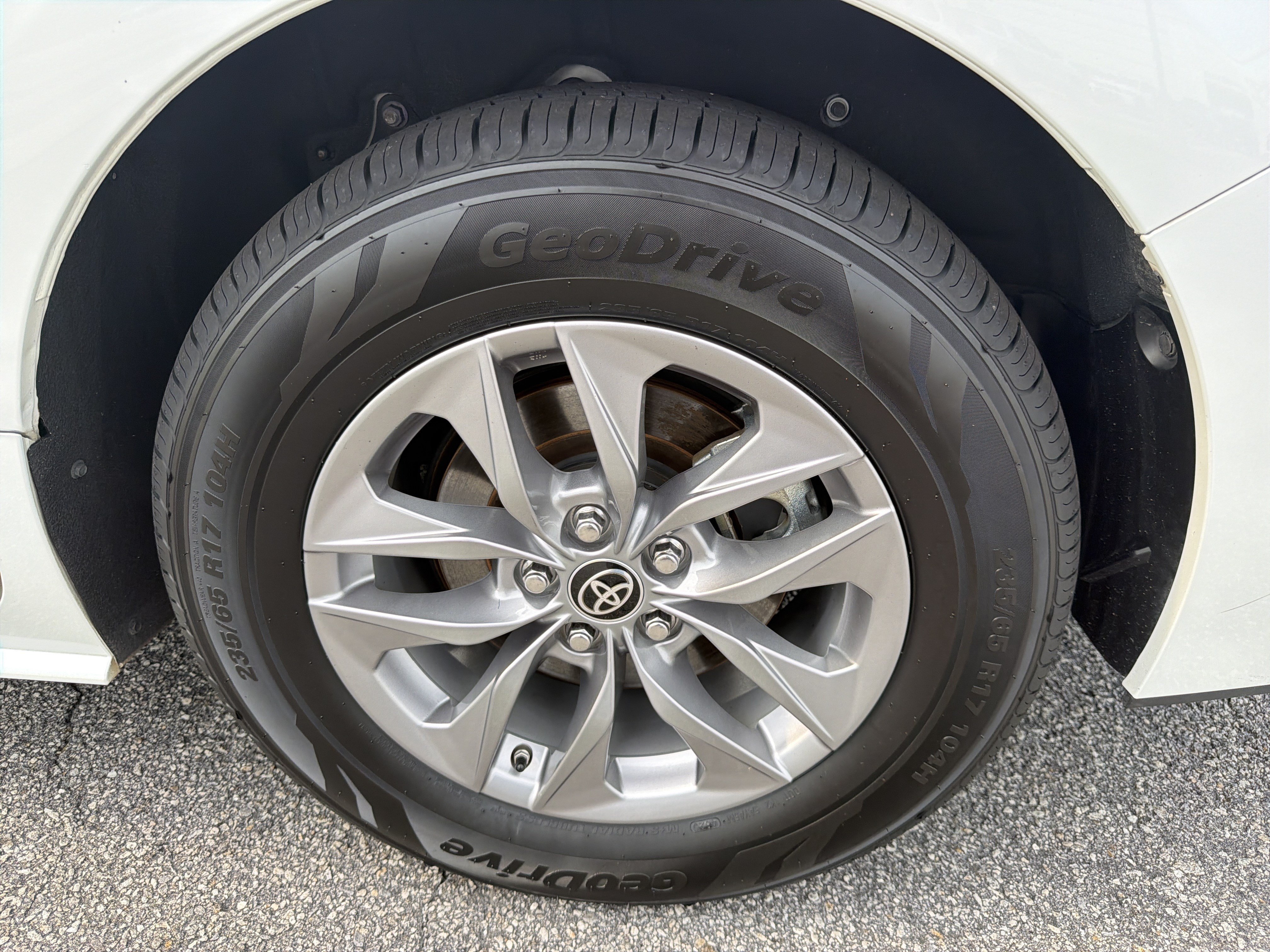 Used 2022 Toyota Sienna XLE FWD image 28
