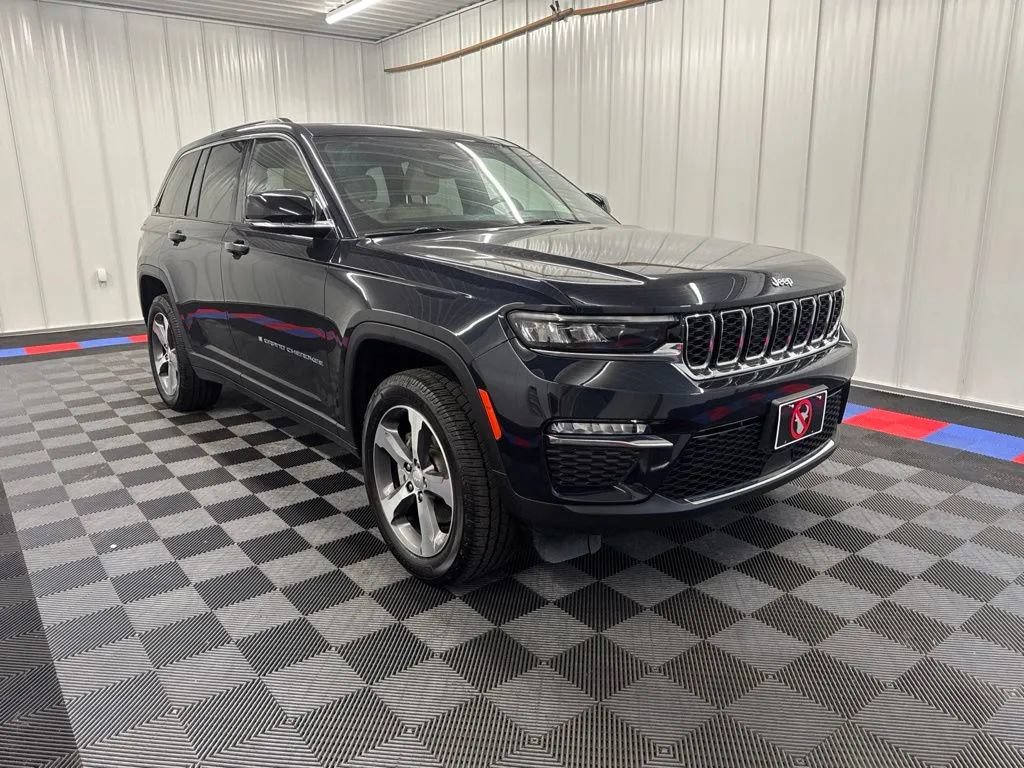 Used 2022 Jeep Grand Cherokee Limited 4xe AWD/4WD image 2