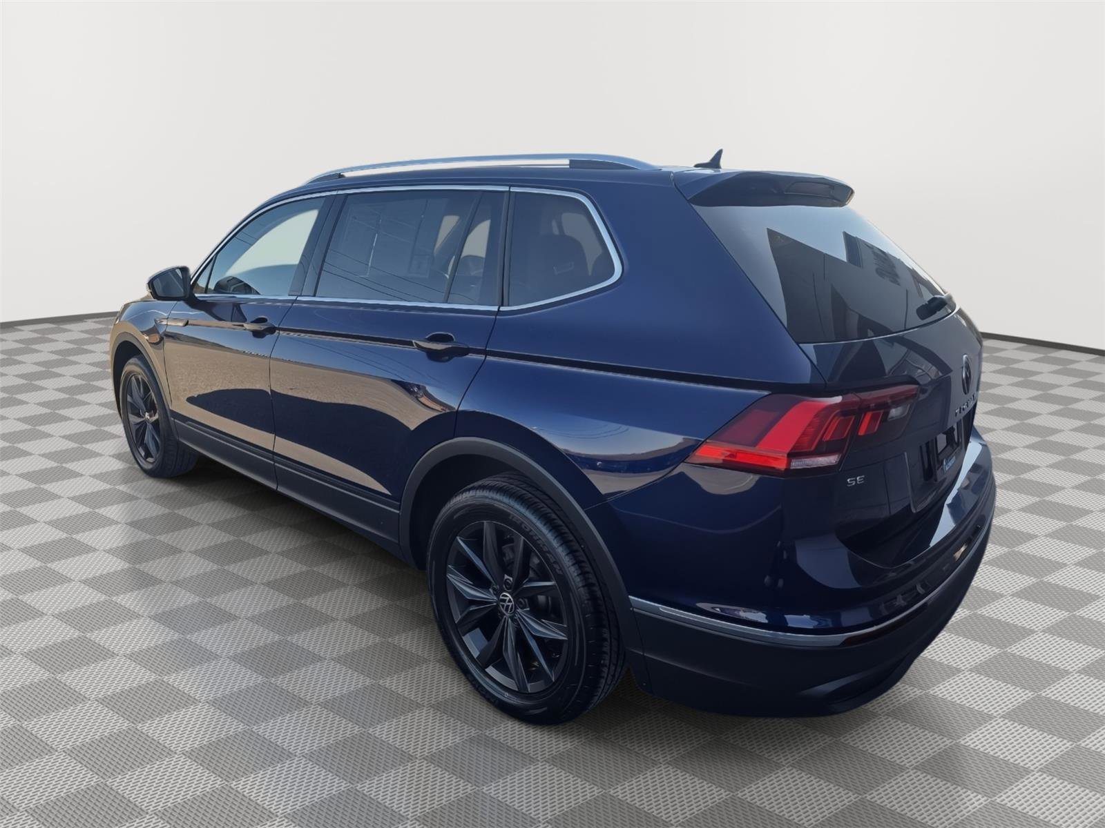 Used 2024 Volkswagen Tiguan SE image 7