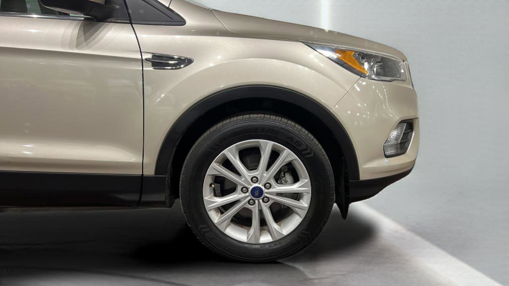 Used 2018 Ford Escape SE image 34